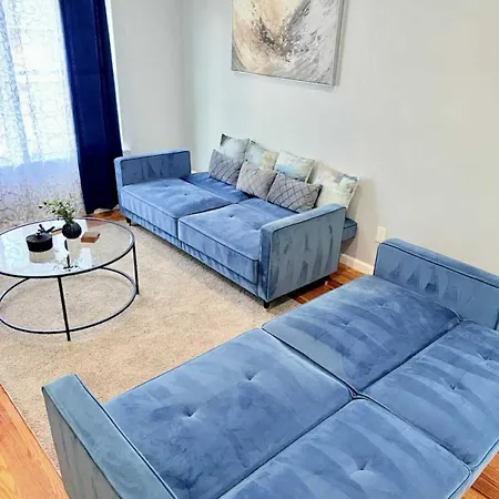 Cozy Comfort 3Br With Parking And Sleeps Up To 8